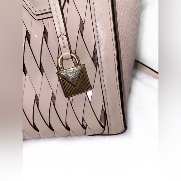 Michael Kors Crossbody Handbag Taupe Leather Basket Weave Bag - Picture 2 of 8